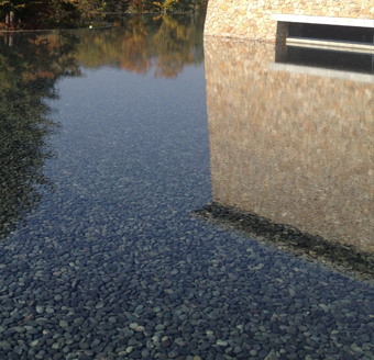 바닷가에서 스트레칭